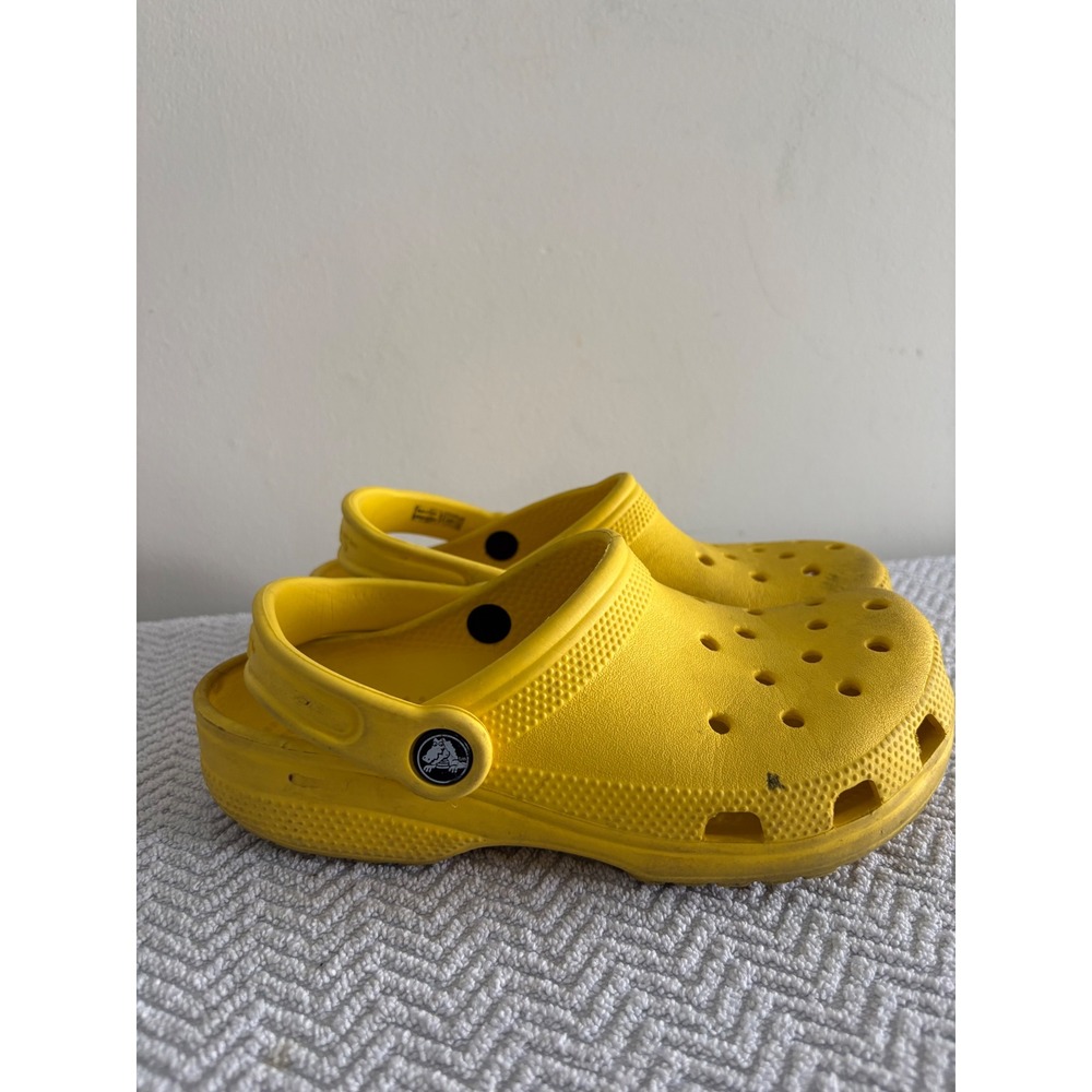 Crocs Classic Clogs Yellow Slip On Shoes Womens Size 6 Mens 4